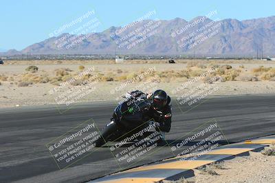 media/Jan-10-2025-CVMA Friday Practice (Fri) [[489e0da257]]/Group 4 and Trackday/Session 2 (Turn 4 Inside)/